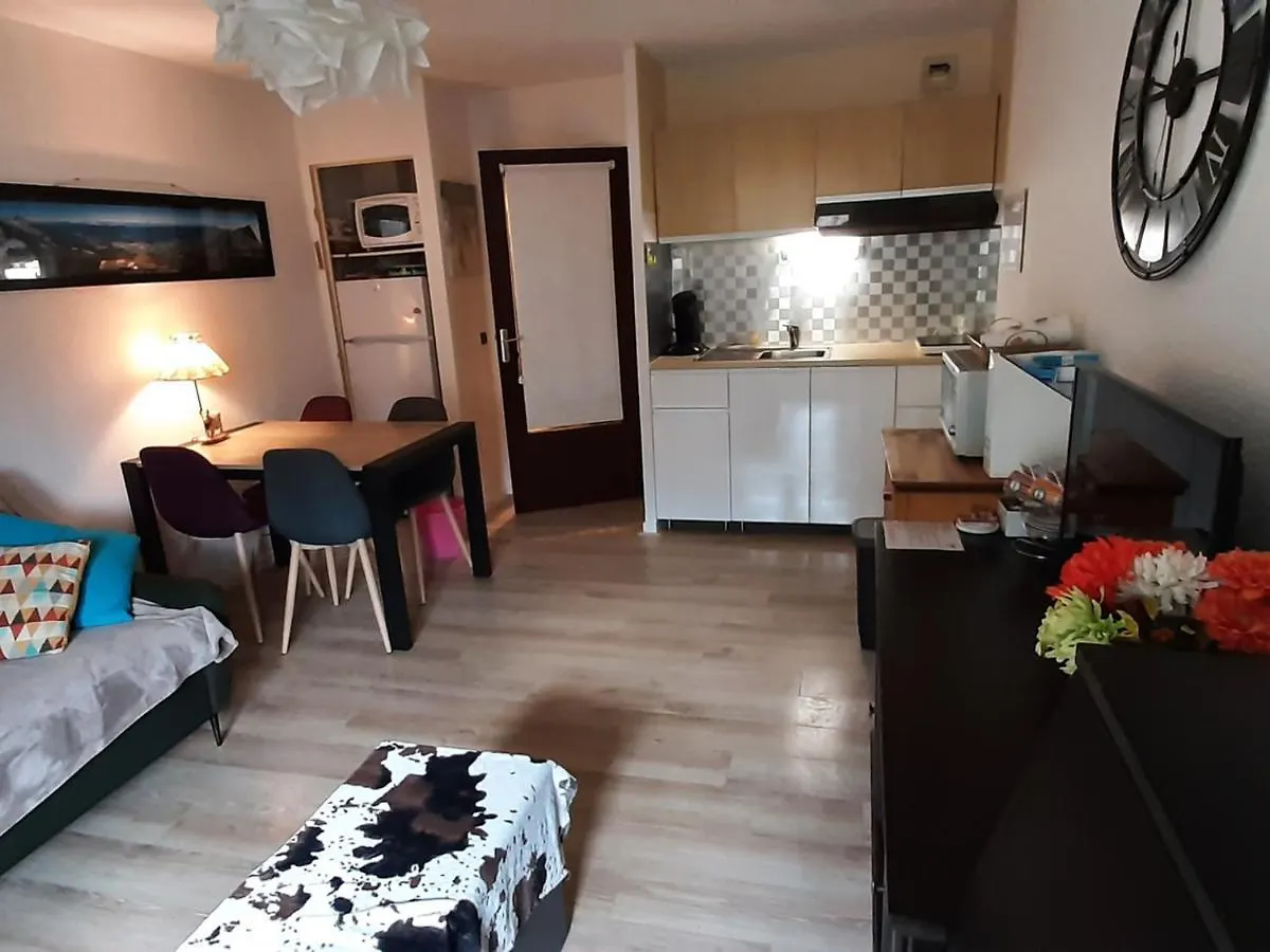 Joli Studio Renove 4 Pers. Avec Balcon Et Wifi - 10 Min A Pied Du Village, Parking Privatif - Fr-1-689-3 Villard-de-Lans